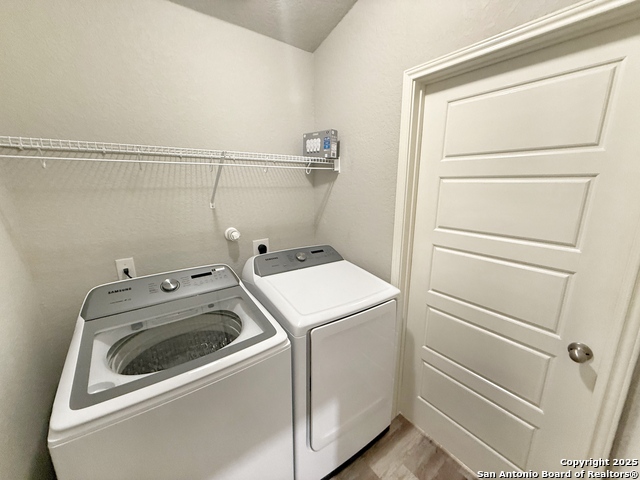 Image 11 of 33 For 8819 Straight Oaks