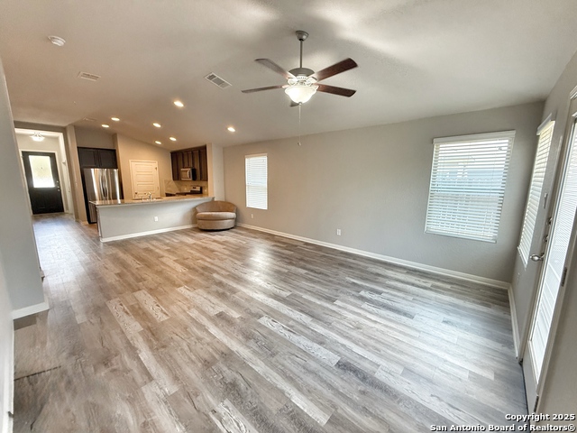 Image 13 of 33 For 8819 Straight Oaks