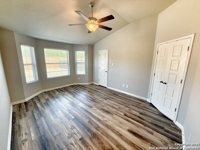 Image 14 of 33 For 8819 Straight Oaks