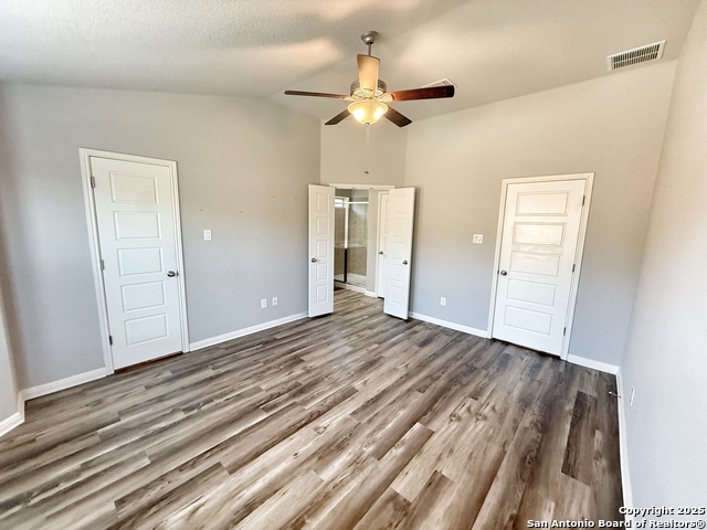 Image 15 of 33 For 8819 Straight Oaks