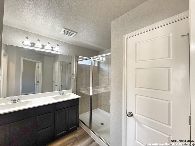 Image 16 of 33 For 8819 Straight Oaks