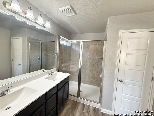 Image 17 of 33 For 8819 Straight Oaks