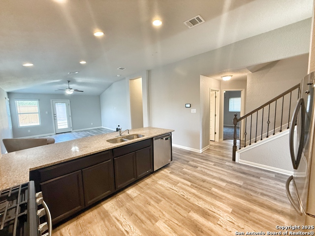 Image 7 of 33 For 8819 Straight Oaks