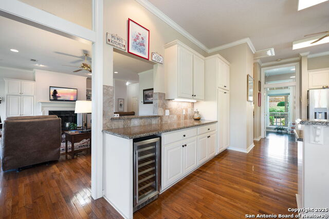 Listing photo id 12 for 408 Highlands