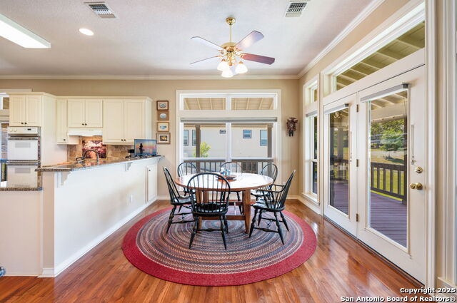 Listing photo id 13 for 408 Highlands