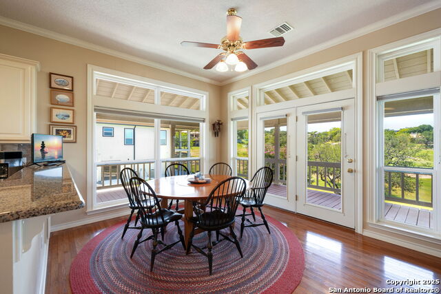 Listing photo id 14 for 408 Highlands