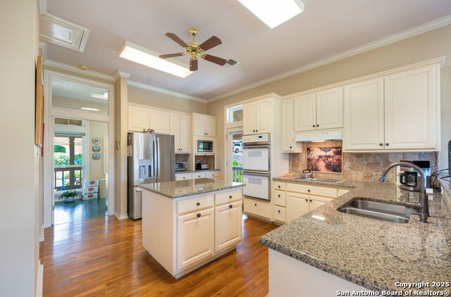 Listing photo id 15 for 408 Highlands