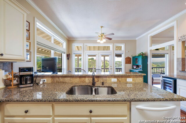 Listing photo id 17 for 408 Highlands