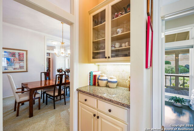 Listing photo id 19 for 408 Highlands