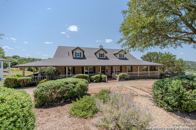 Listing photo id 1 for 408 Highlands