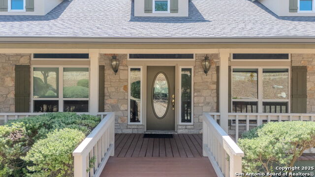 Listing photo id 2 for 408 Highlands