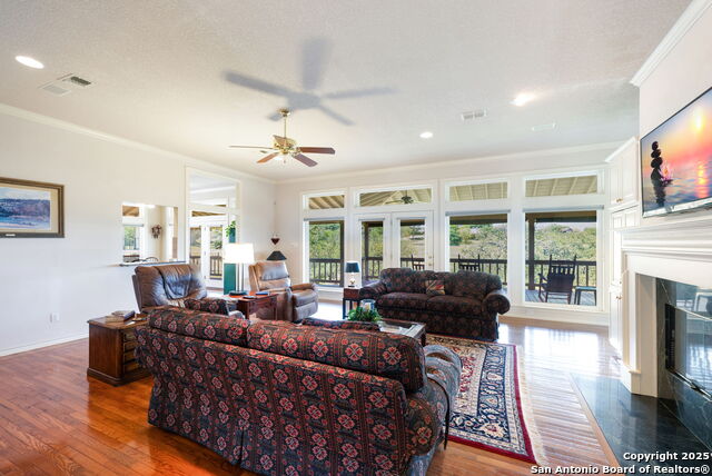 Listing photo id 7 for 408 Highlands