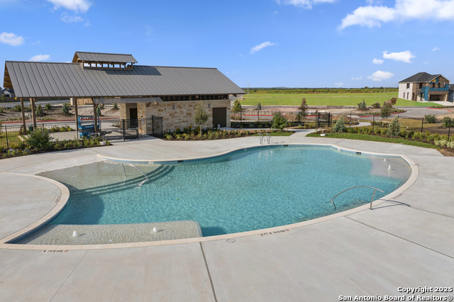 Listing photo id 3 for 7550 Fishbowl Lane