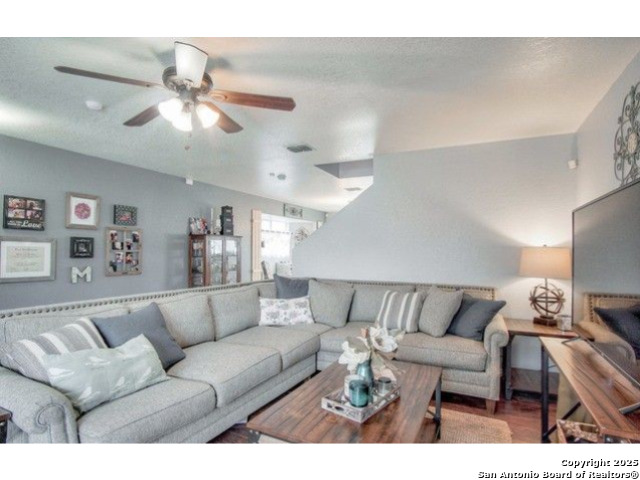 Image 7 of 19 For 4627 Stallion Cove