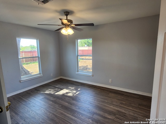 Image 11 of 22 For 20335 Campbellton Rd  1