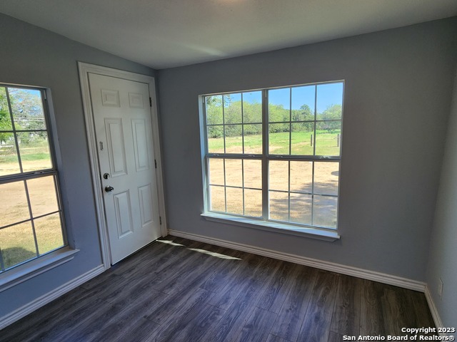 Image 5 of 22 For 20335 Campbellton Rd  1