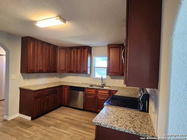 Image 6 of 22 For 20335 Campbellton Rd  1