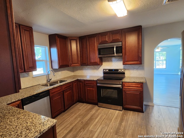 Image 7 of 22 For 20335 Campbellton Rd  1