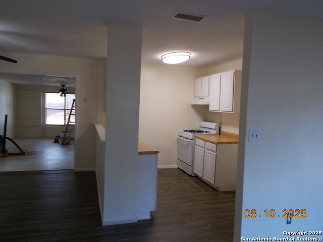 Image 4 of 8 For 218 Shin Oak