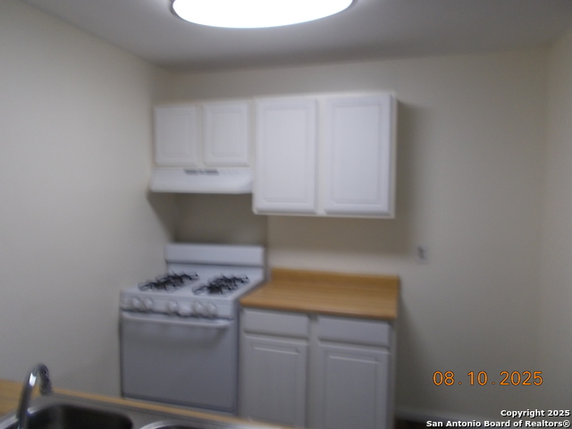 Image 5 of 8 For 218 Shin Oak