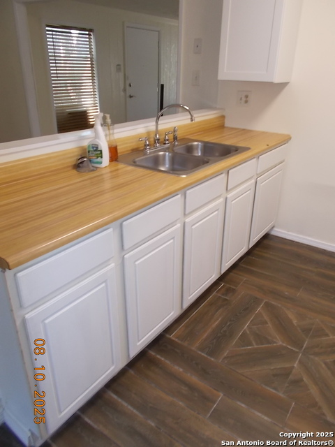 Image 6 of 8 For 218 Shin Oak