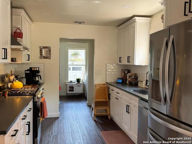Listing photo id 9 for 535 Devine