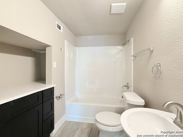 Image 17 of 30 For 312 Avondale