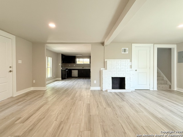 Image 4 of 30 For 312 Avondale