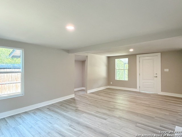 Image 6 of 30 For 312 Avondale