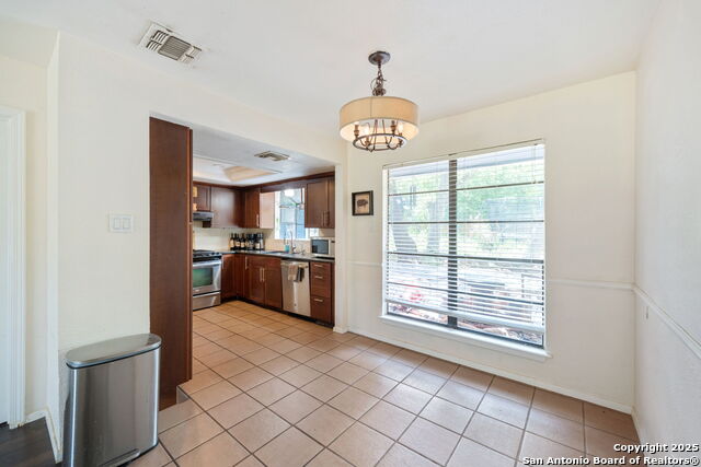 Listing photo id 8 for 5423 Timberhurst