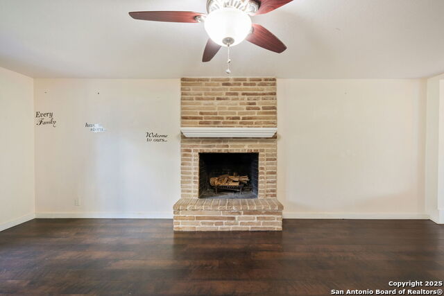 Listing photo id 10 for 5423 Timberhurst