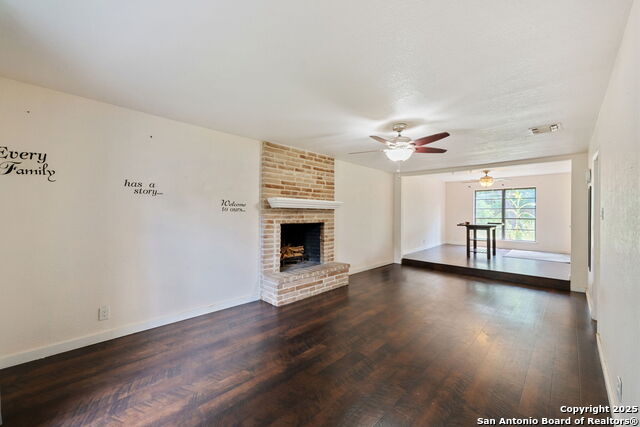 Listing photo id 11 for 5423 Timberhurst