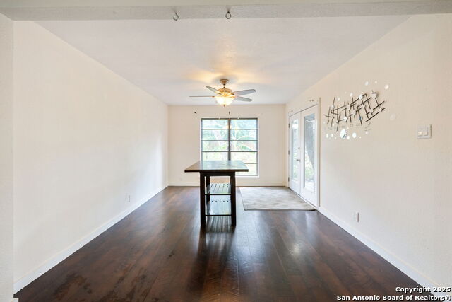 Listing photo id 12 for 5423 Timberhurst