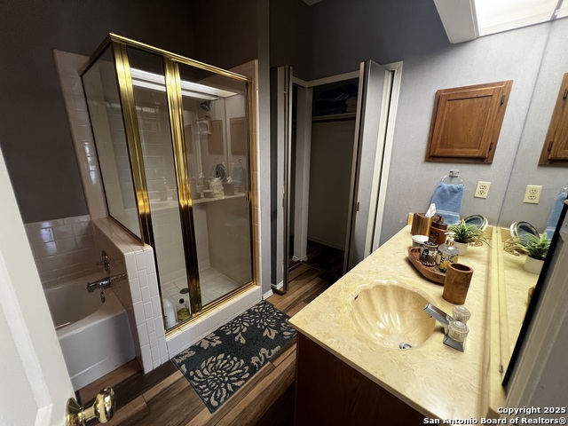 Image 16 of 26 For 11839 Parliament  2122