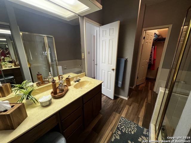 Image 17 of 26 For 11839 Parliament  2122