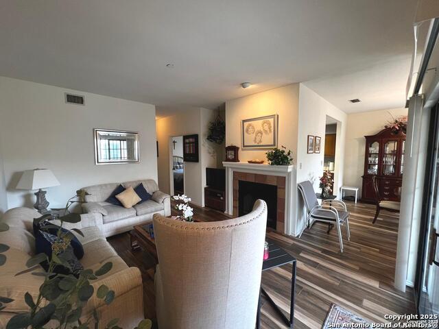 Image 3 of 26 For 11839 Parliament  2122