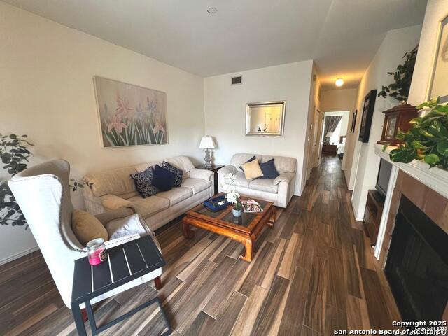 Image 4 of 26 For 11839 Parliament  2122