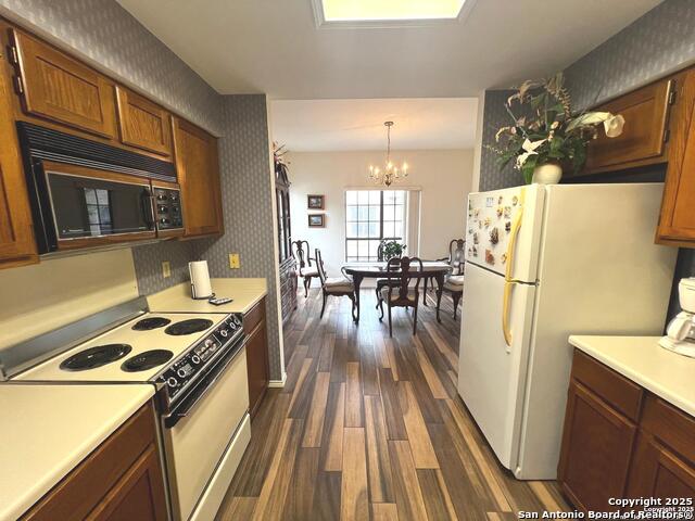 Image 8 of 26 For 11839 Parliament  2122