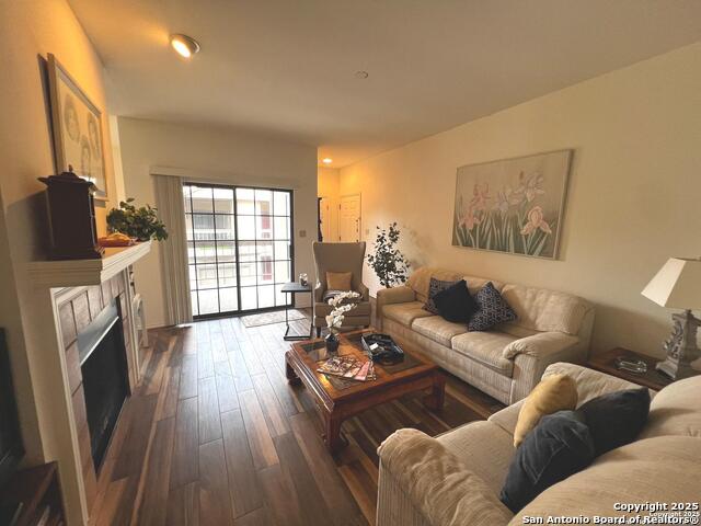 Image 9 of 26 For 11839 Parliament  2122