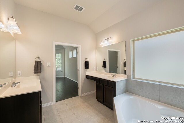 Image 18 of 42 For 27915 Dana Creek Dr