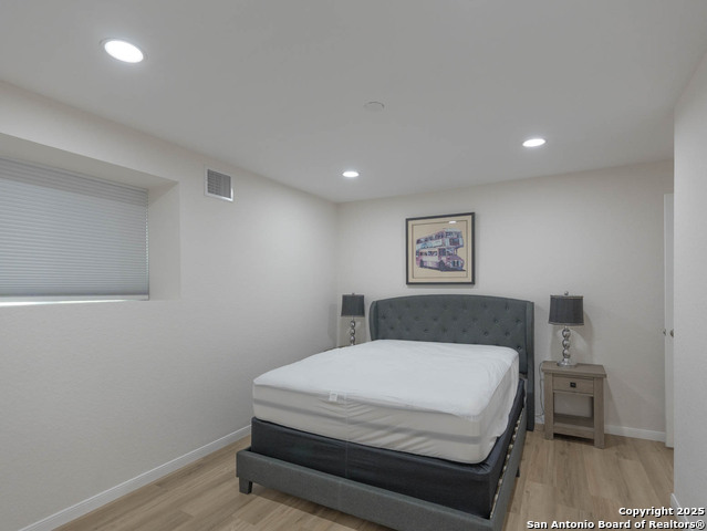 Image 17 of 30 For 268 White Oak