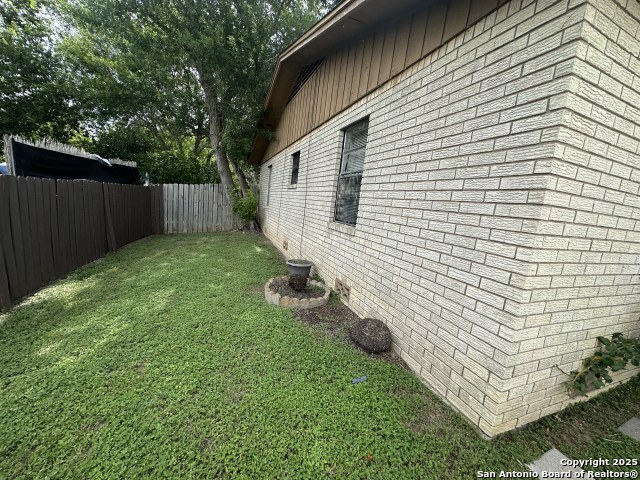 Image 3 of 17 For 405 9th S 