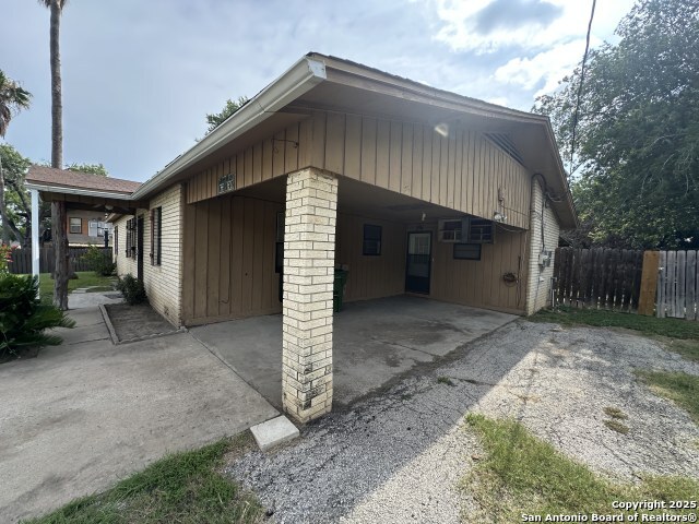 Image 4 of 17 For 405 9th S 