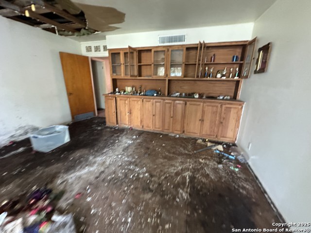 Image 6 of 17 For 405 9th S 