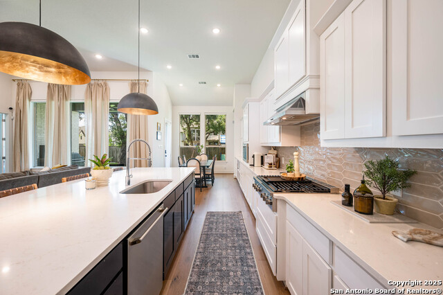 Image 10 of 33 For 10039 Sarah Place