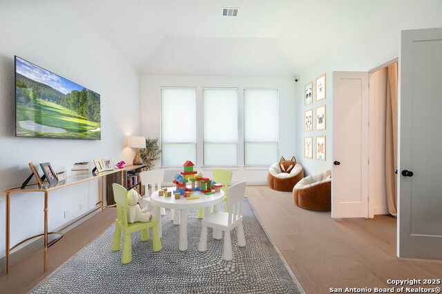 Image 19 of 33 For 10039 Sarah Place