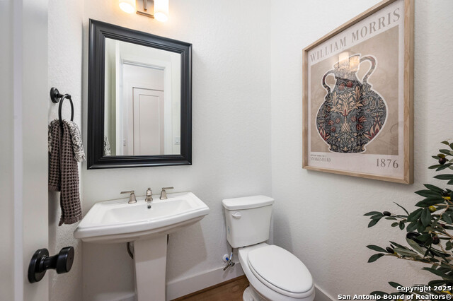 Image 29 of 33 For 10039 Sarah Place
