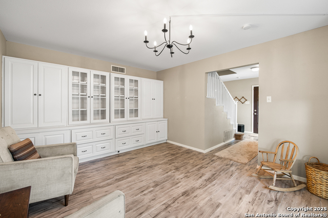 Image 10 of 40 For 6722 Lazyridge Dr