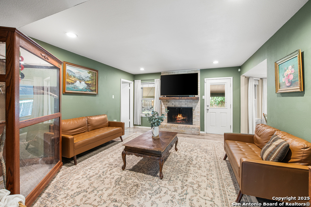 Image 11 of 40 For 6722 Lazyridge Dr