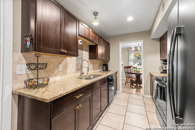 Image 15 of 40 For 6722 Lazyridge Dr